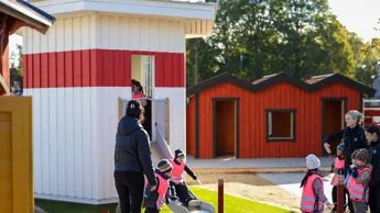 (2) Temalekplats 30 September 2022 QJ0H3693 MS.