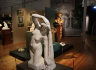 Skulpturer I Utställningen Om Agnes De Frumerie Artikel.