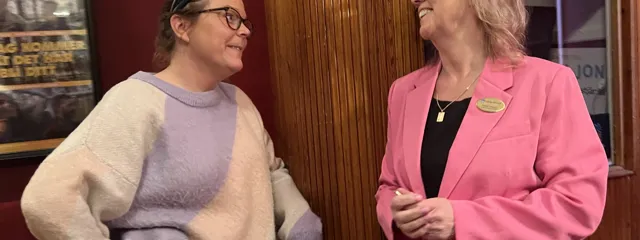 Erika Olsson, Projektledare Göteborg Film Festival, Och Kultur Och Fritidschef Nettan Larsson Inne I Biograf Stjärnans Lokaler I Nossebro.