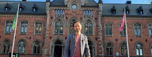 Jonathan Naraine Vid Stadshuset 1.